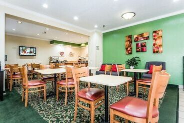 هتل Comfort Inn Bettendorf   Quad Cities