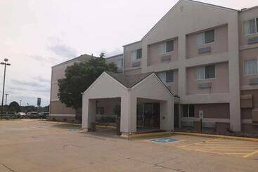 هتل Comfort Inn Bettendorf Quad Cities