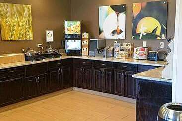 هتل Spark By Hilton Moline Quad Cities