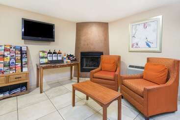 هتل Baymont By Wyndham Santa Fe