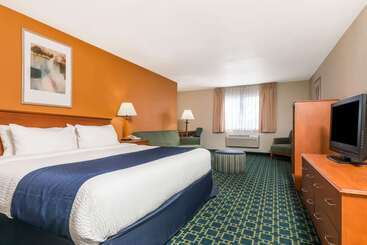 هتل Baymont By Wyndham Santa Fe