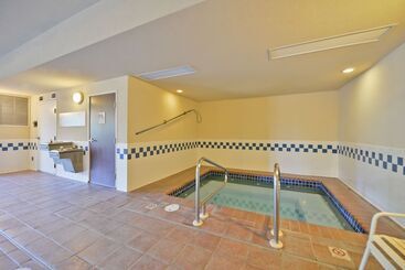 هتل Clubhouse Inn