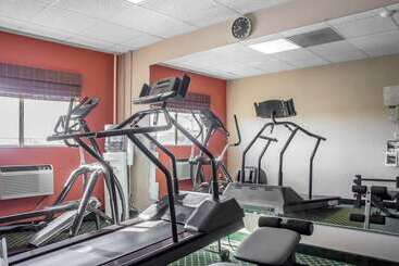 هتل Comfort Inn & Suites Near Kino Sports Complex