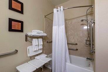 هتل Comfort Inn & Suites Waterloo  Cedar Falls