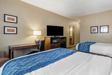 هتل Comfort Inn & Suites Waterloo  Cedar Falls