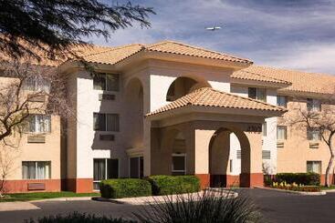 هتل Country Inn & Suites By Radisson, Phoenix Airport, Az