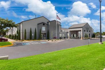 هتل Country Inn & Suites By Radisson, Wichita East, Ks