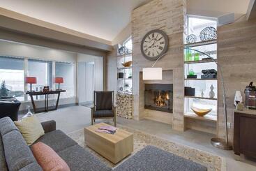 هتل Country Inn & Suites By Radisson, Wichita East, Ks