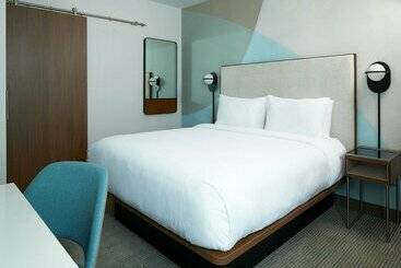 هتل Courtyard By Marriott Santa Barbara Downtown
