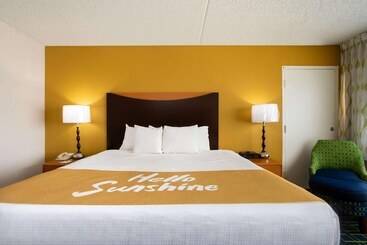 هتل Days Inn By Wyndham Absecon Atlantic City Area
