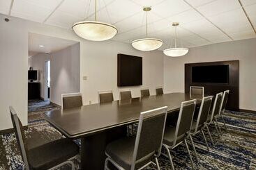 Отель Embassy Suites Charleston