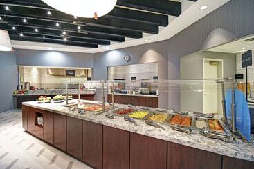 Отель Embassy Suites Charleston
