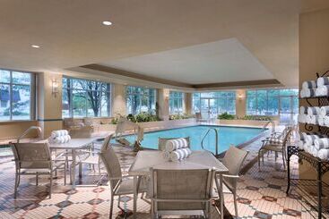 Отель Embassy Suites Charleston