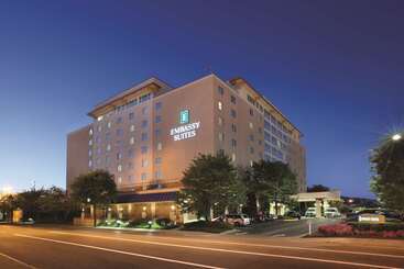 Отель Embassy Suites Charleston