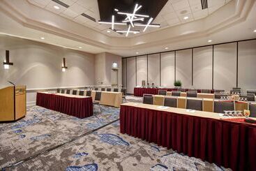 Отель Embassy Suites Charleston