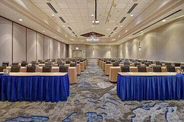 Отель Embassy Suites Charleston