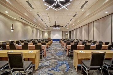 Отель Embassy Suites Charleston