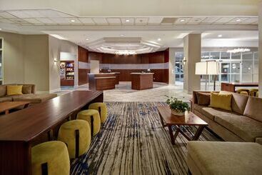 Отель Embassy Suites Charleston