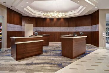Отель Embassy Suites Charleston