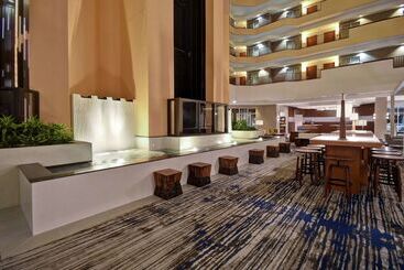 Отель Embassy Suites Charleston