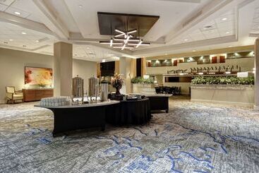 Отель Embassy Suites Charleston