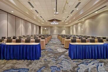 Отель Embassy Suites Charleston