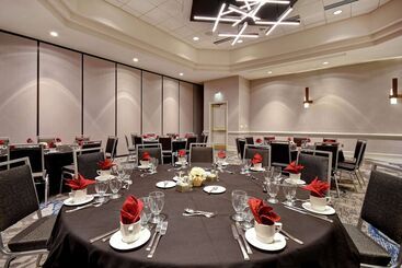 Отель Embassy Suites Charleston