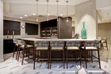 Отель Embassy Suites Charleston
