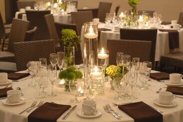 هتل Embassy Suites By Hilton Dallas Love Field