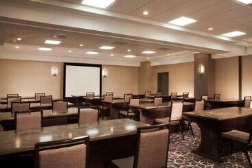 هتل Embassy Suites By Hilton Houston Near The Galleria