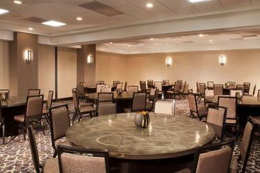 هتل Embassy Suites By Hilton Houston Near The Galleria