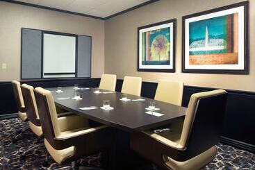 هتل Embassy Suites By Hilton Houston Near The Galleria