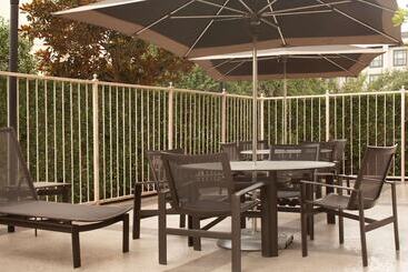 هتل Embassy Suites By Hilton Houston Near The Galleria