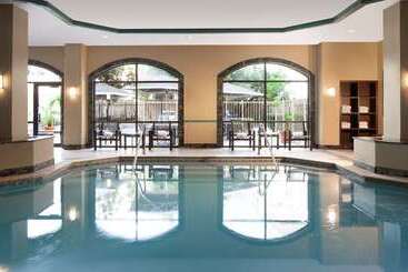 هتل Embassy Suites By Hilton Houston Near The Galleria