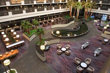هتل Embassy Suites By Hilton Las Vegas