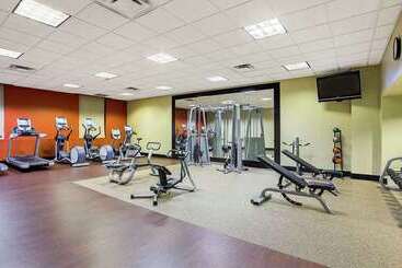 هتل Embassy Suites By Hilton Lexington/uk Coldstream
