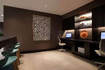 هتل Embassy Suites By Hilton Orlando Airport