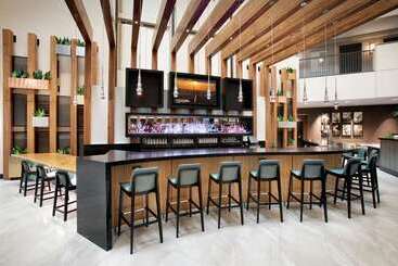 هتل Embassy Suites By Hilton Orlando Airport