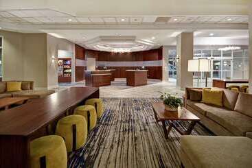 Отель Embassy Suites Charleston