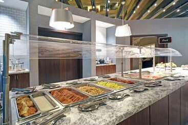 هتل Embassy Suites Charleston