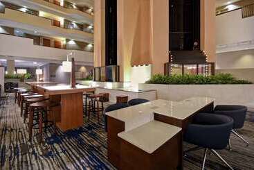 Отель Embassy Suites Charleston