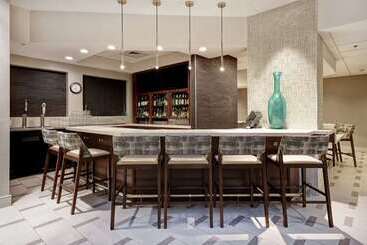 هتل Embassy Suites Charleston