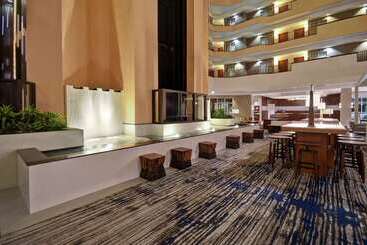 Отель Embassy Suites Charleston