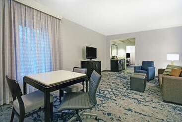 Отель Embassy Suites Charleston