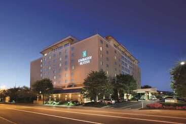 Отель Embassy Suites Charleston