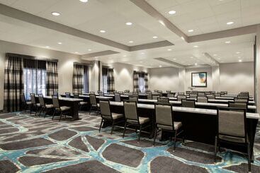 هتل Embassy Suites By Hilton Orlando Airport
