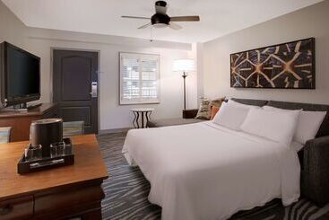هتل Embassy Suites By Hilton Orlando Airport