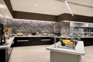 هتل Embassy Suites By Hilton Orlando Airport