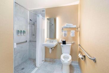 هتل Best Western Glenview   Chicagoland Inn And Suites