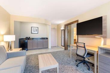هتل Best Western Glenview   Chicagoland Inn And Suites